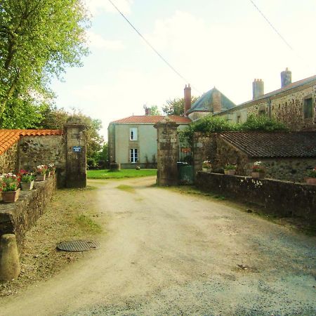 Le Manoir "Aux Douves" Bed and Breakfast Bazoges-en-Paillers Eksteriør billede