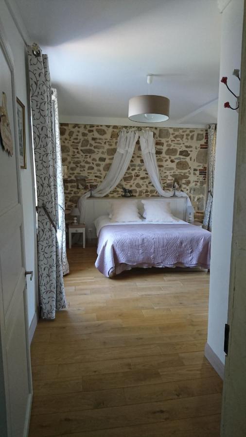 Le Manoir "Aux Douves" Bed and Breakfast Bazoges-en-Paillers Eksteriør billede