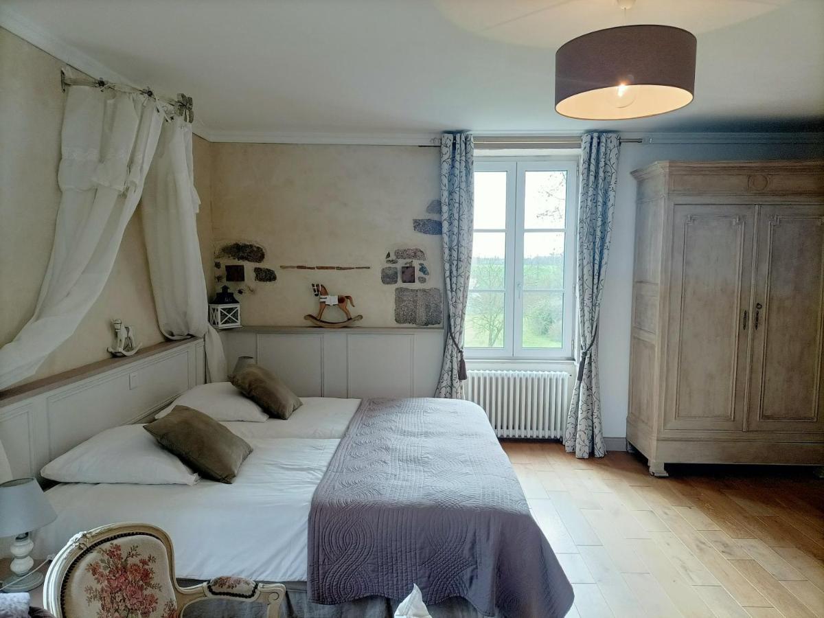 Le Manoir "Aux Douves" Bed and Breakfast Bazoges-en-Paillers Eksteriør billede