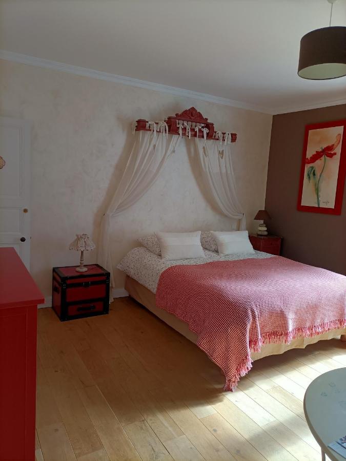 Le Manoir "Aux Douves" Bed and Breakfast Bazoges-en-Paillers Eksteriør billede