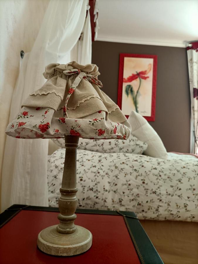Le Manoir "Aux Douves" Bed and Breakfast Bazoges-en-Paillers Eksteriør billede