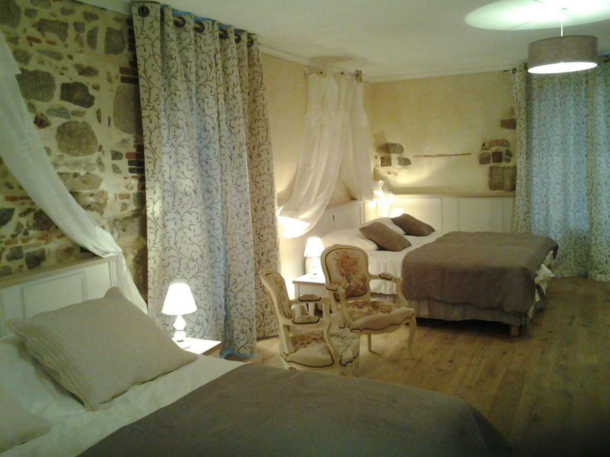 Le Manoir "Aux Douves" Bed and Breakfast Bazoges-en-Paillers Eksteriør billede
