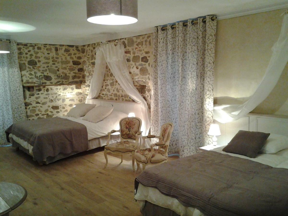 Le Manoir "Aux Douves" Bed and Breakfast Bazoges-en-Paillers Eksteriør billede