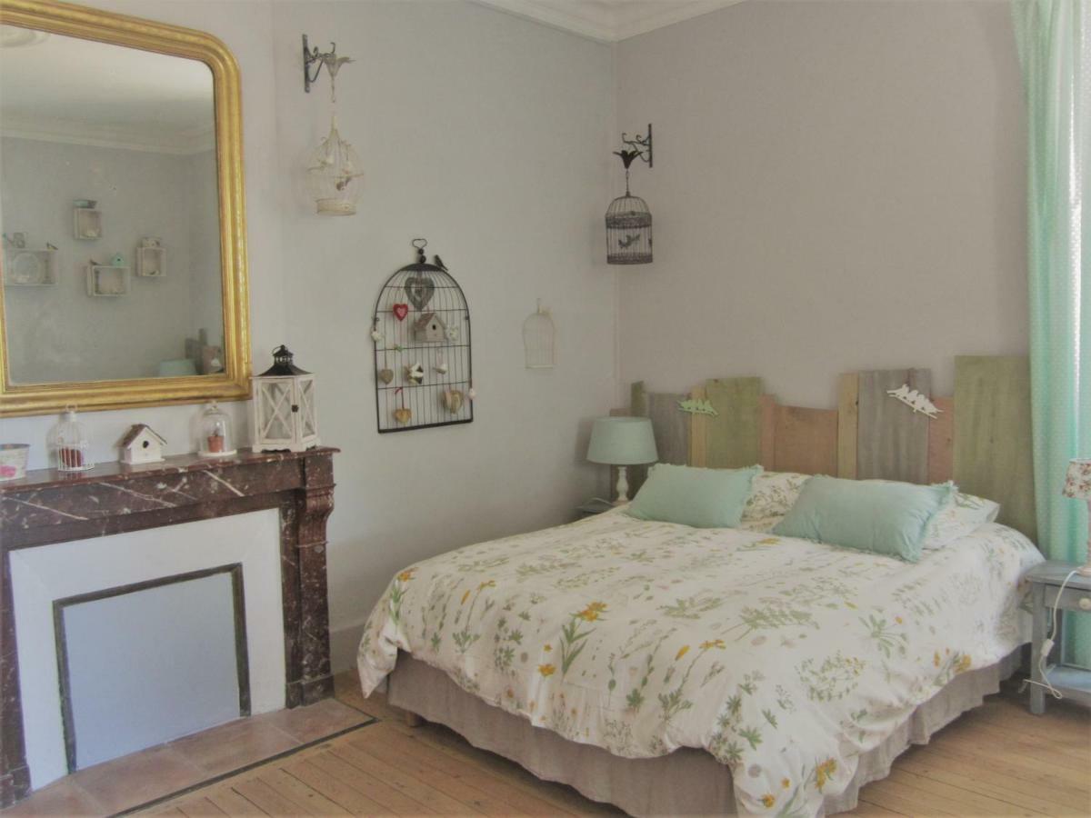 Le Manoir "Aux Douves" Bed and Breakfast Bazoges-en-Paillers Eksteriør billede
