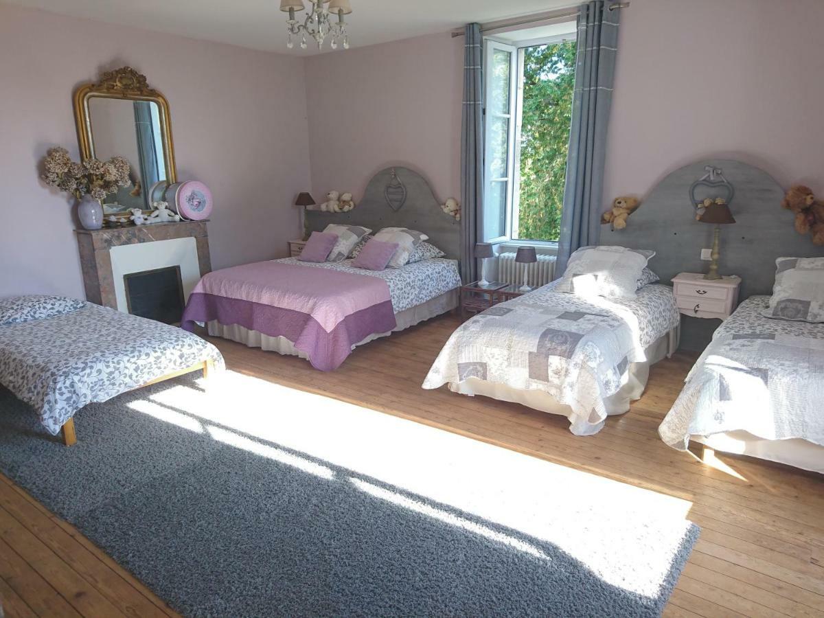 Le Manoir "Aux Douves" Bed and Breakfast Bazoges-en-Paillers Eksteriør billede